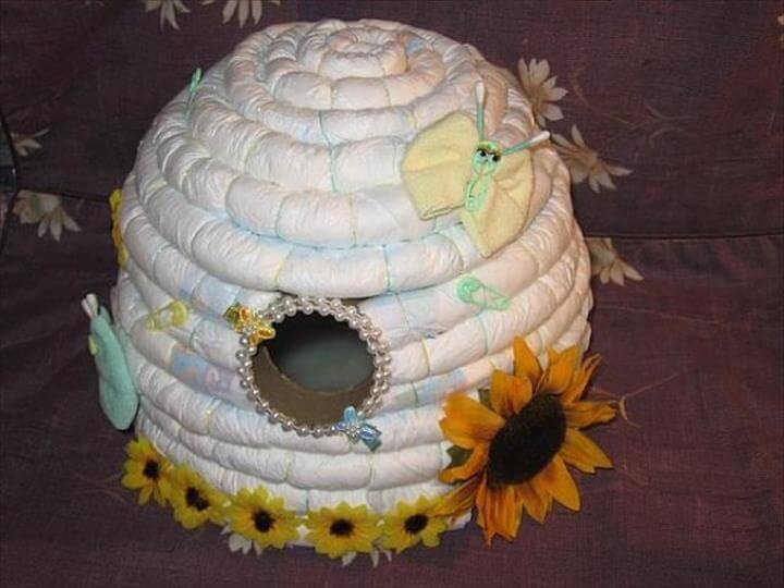 cool Beehive diaper cake