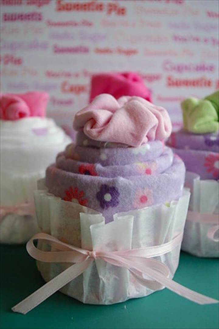 diaper and baby blanket cupcake