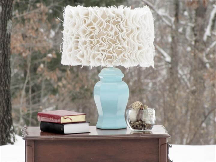 DIY ruffled burlap lampshade