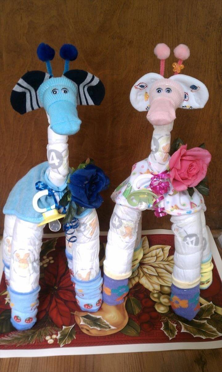 handsome diaper giraffe baby shower decors