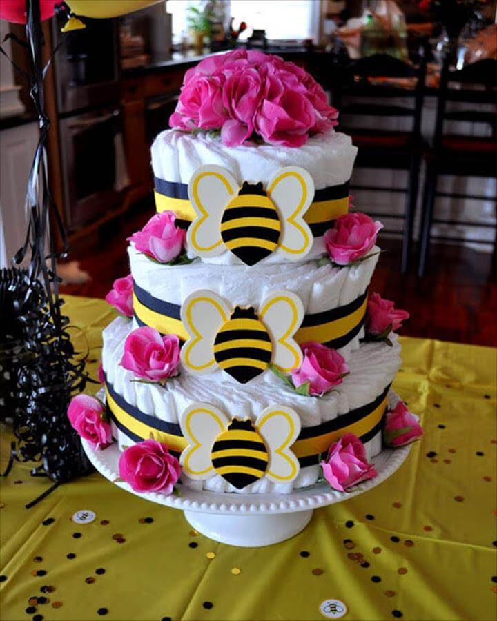  Pastel de pañales con temática de abeja de bricolaje