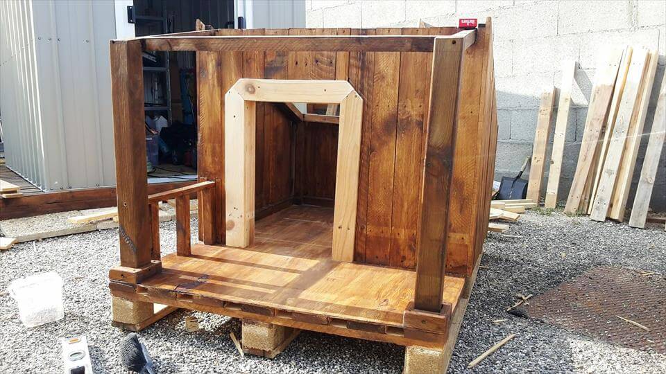 making of front entrance of pallet dog house