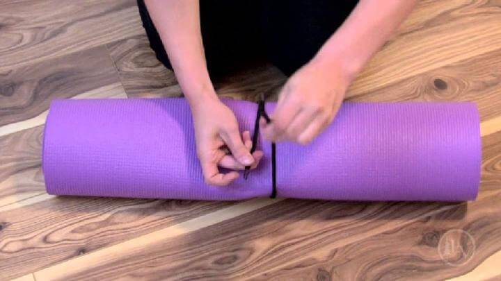 DIY Easy Bungee Cord Yoga Mat Holder