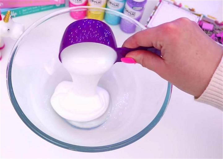 Pouring 1Tbs of Glue in Glass Bowl