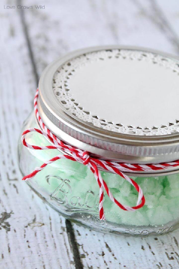 DIY Gift-Worthy Mint Sugar Scrub