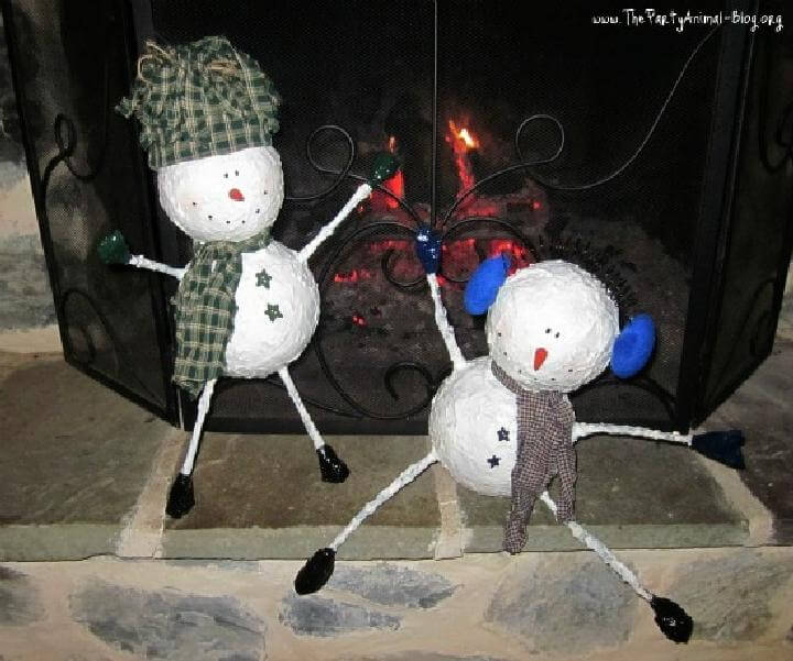 DIY Newspaper Mache Snowmen