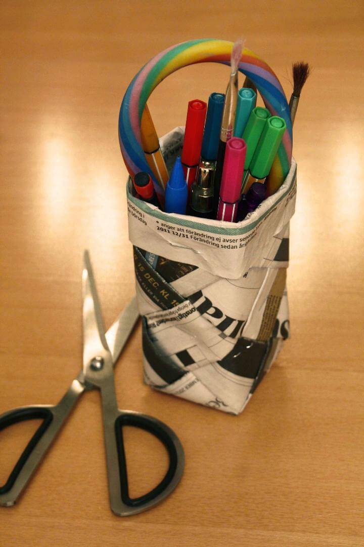 DIY Newspaper Pencil Holder