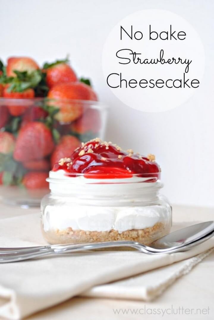 DIY No-Bake Mason Jar Strawberry Cheese Cake