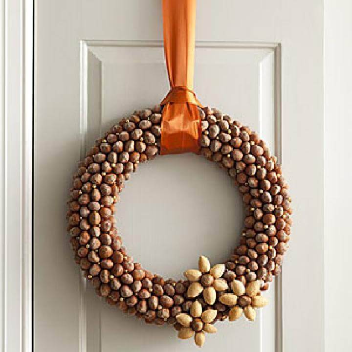 DIY Self-Made Acorn Wreath