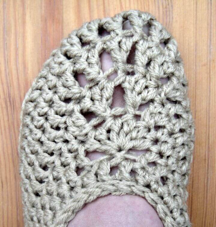 Easy & Simple Free Crochet Slippers Pattern