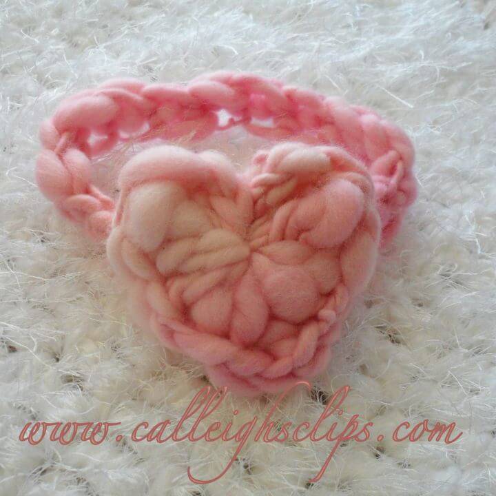 Free Crochet Chain-Less Foundation Heart Headband - Valentine Day Pattern