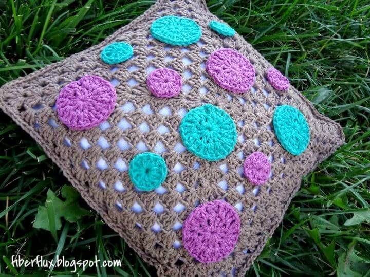 Free Crochet Dotty Throw Pillow Pattern