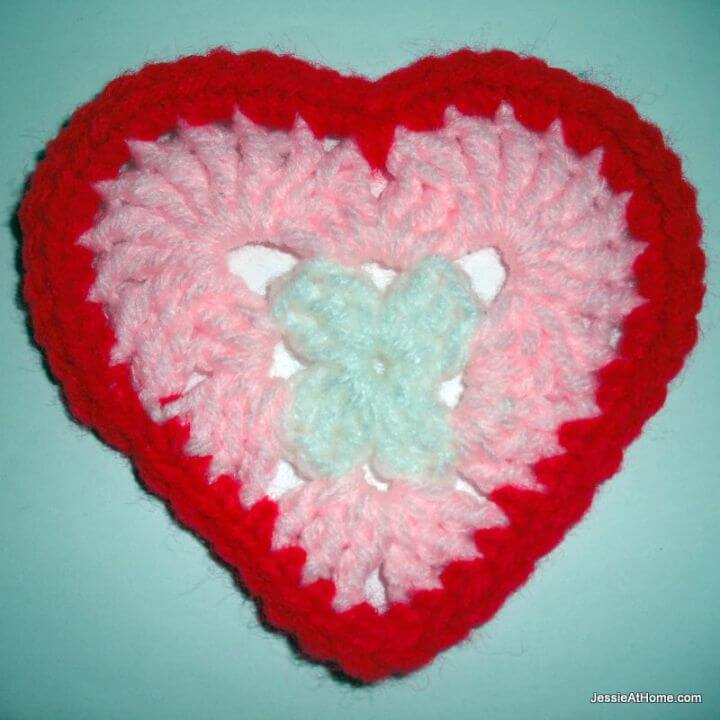 Easy Crochet Heart Appliques - Free Valentine Day Pattern