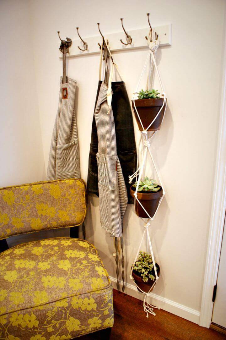 DIY Macrame Tiered Plant Hanger - Tutorial.
