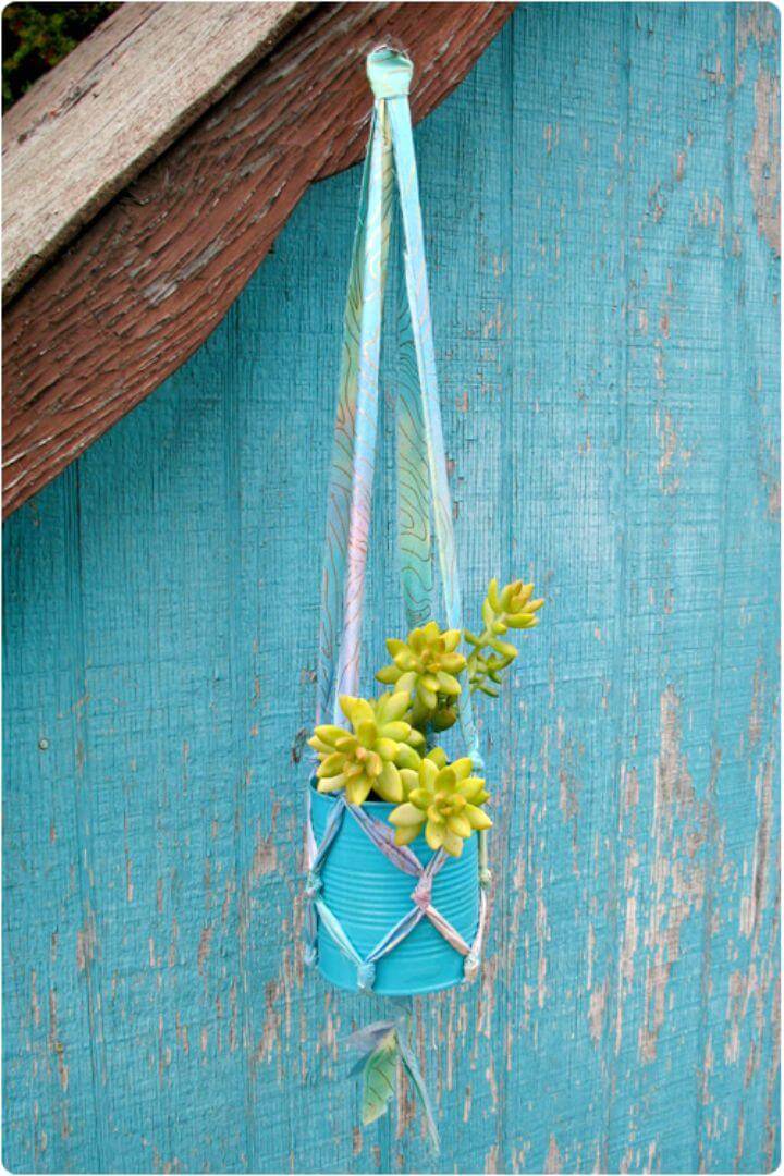 DIY Plant Hanger Out Of Fabric Strips Tutorial