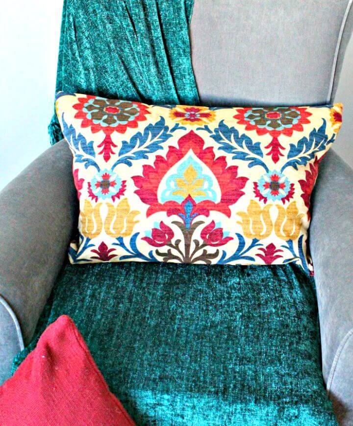 Easy DIY Cushion Covers for Fall - Free Tutorial