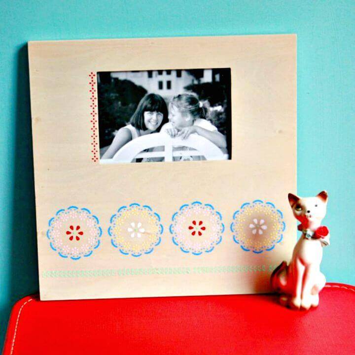 Fast And Easy DIY Stenciled Frame Tutorial