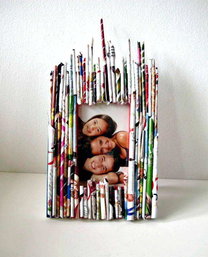 DIY Recycle-Your-Old-Zine Picture Frame