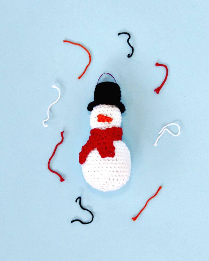 Free Crochet Amigurumi Snowman Ornament Pattern