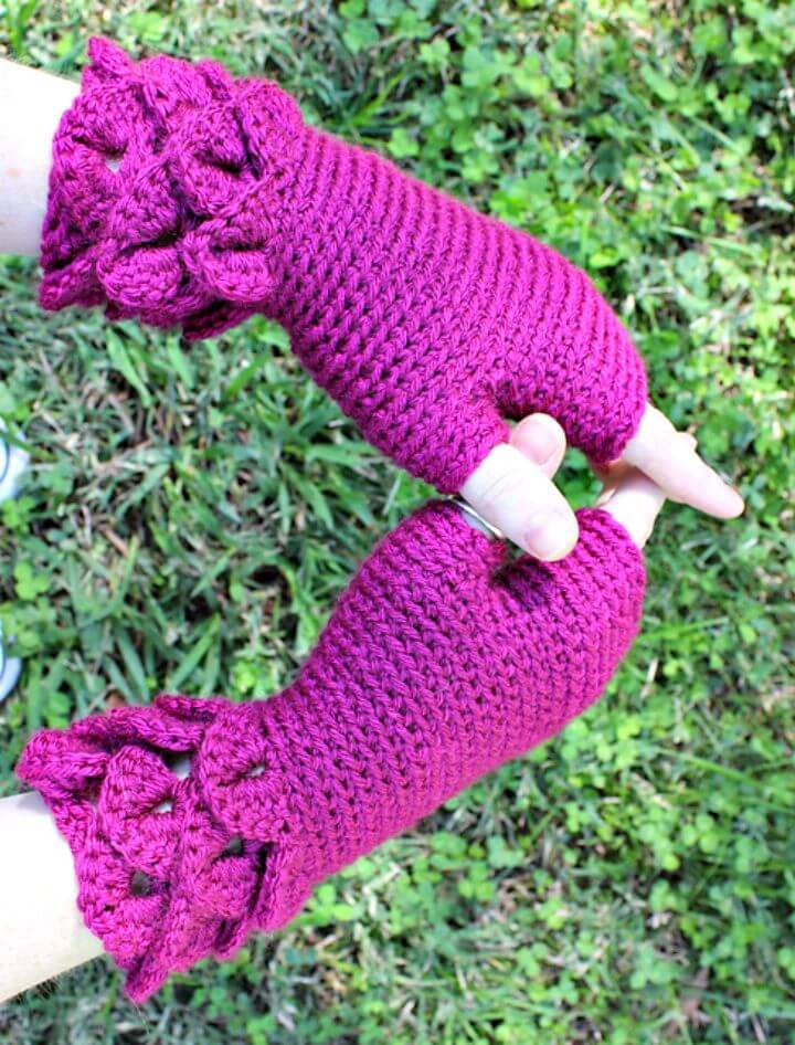 How To Free Crochet Crocodile Cuff Mitts Pattern