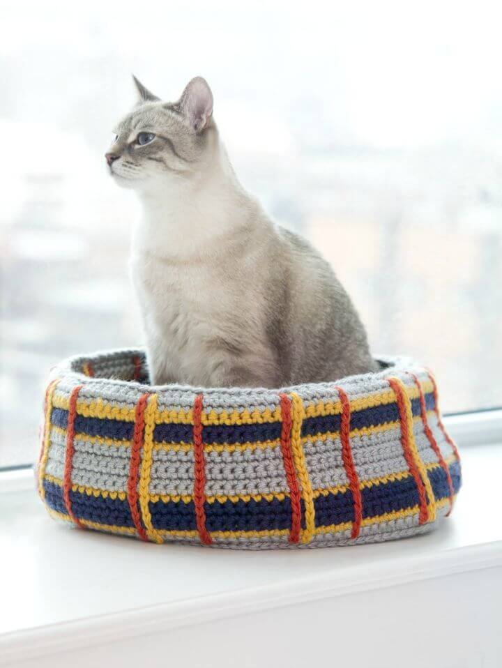 20 Free Crochet Cat Bed & House Patterns ⋆ DIY Crafts