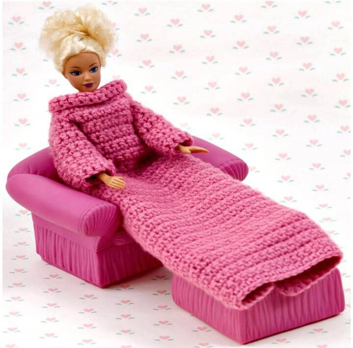 Easy Free Crochet Fashion Doll Snuggle Up with Sleeves Pattern