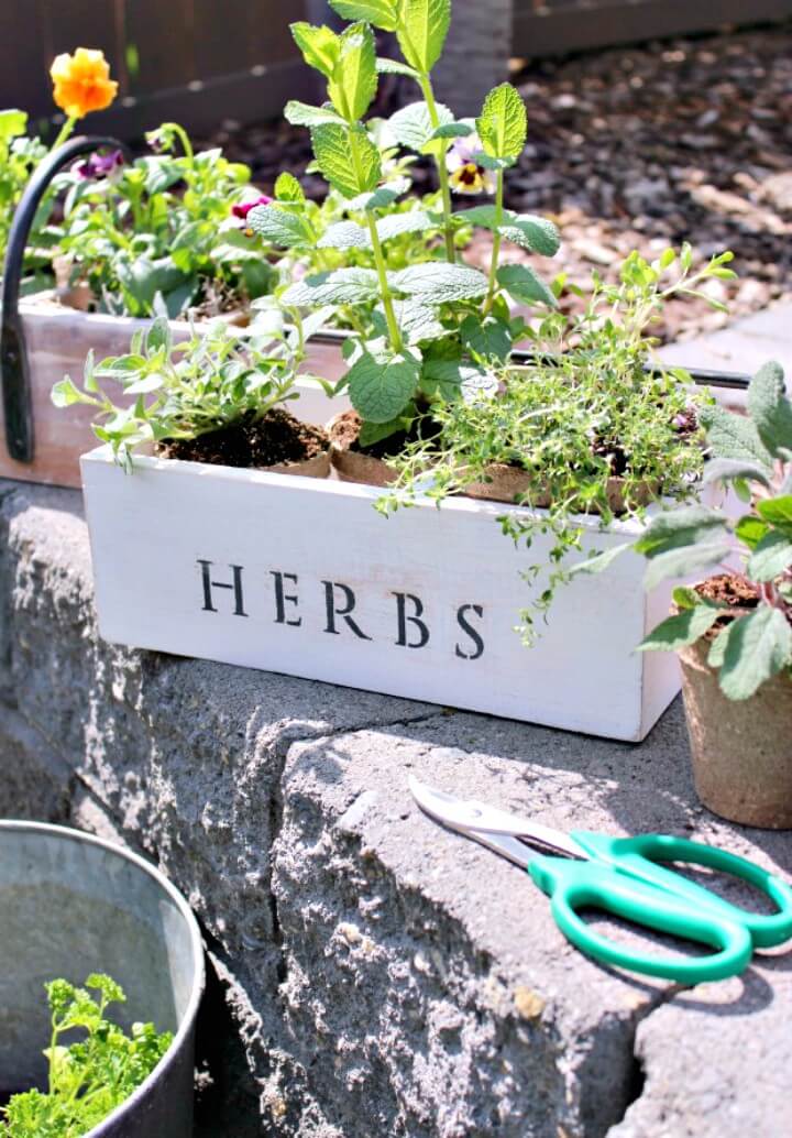 DIY Garden Vintage Tool Box Planters