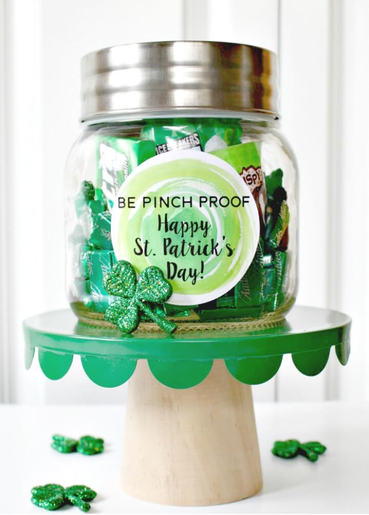 How to DIY Green Themed Mason Jar Gift 