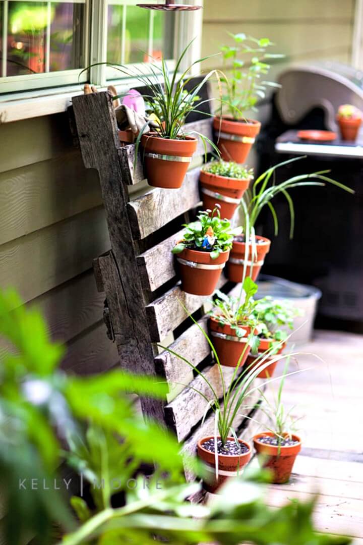 Easy DIY Pallet Planter Tutorial