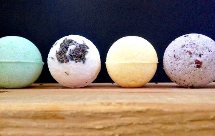 How to Make All-Natural Bath Bombs