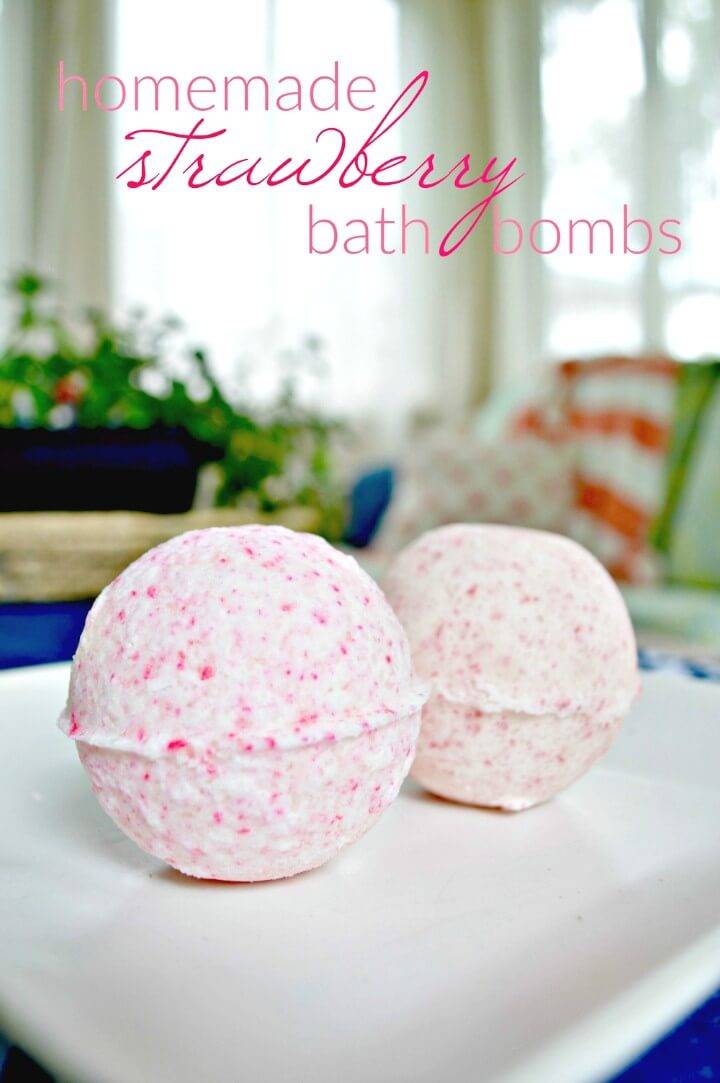 Beautiful DIY Homemade Bath Bombs