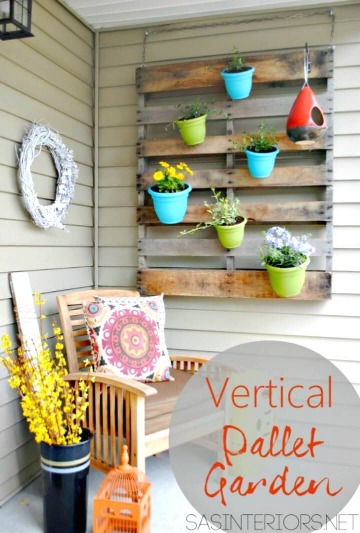 DIY Porch Pallet and Pots Wall Art