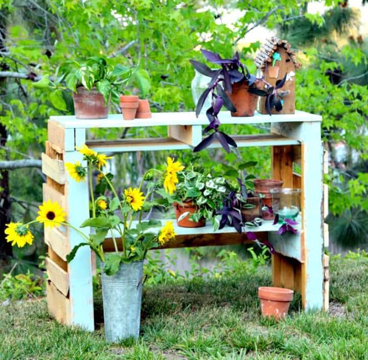 DIY Two Pallet Potting Bench - Backyard Ideas