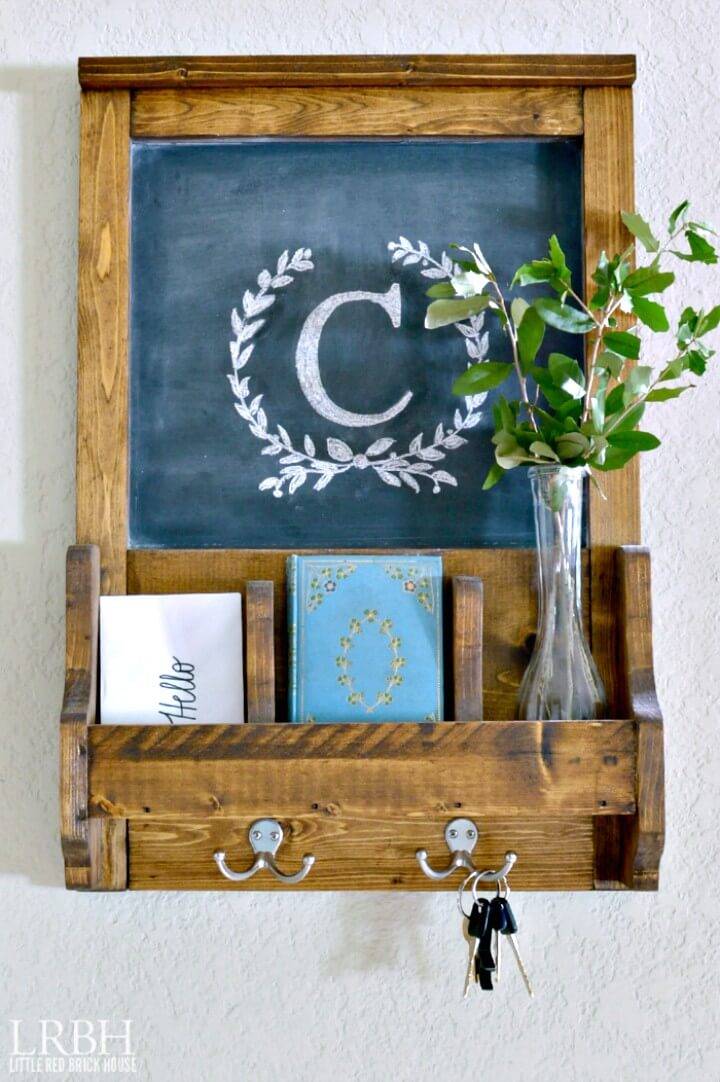 Gorgeous DIY Wall Organizer with Chalkboard