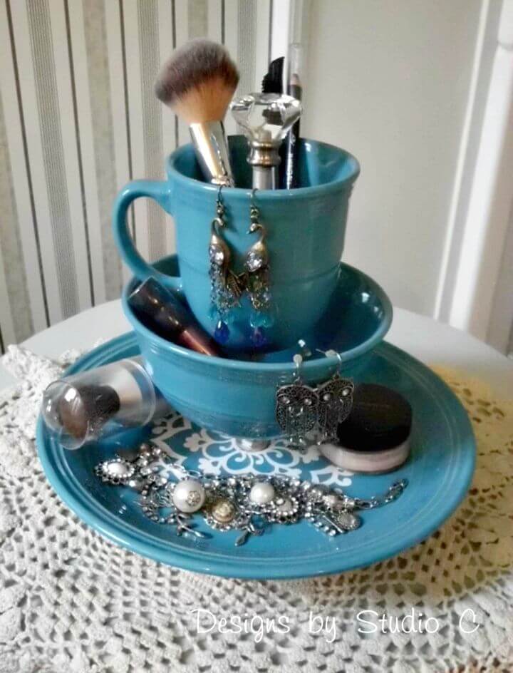 DIY Jewelry & Makeup Holder With Dinnerware