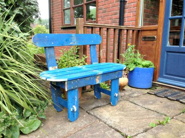 DIY Pallet Garden Bench to Sell 