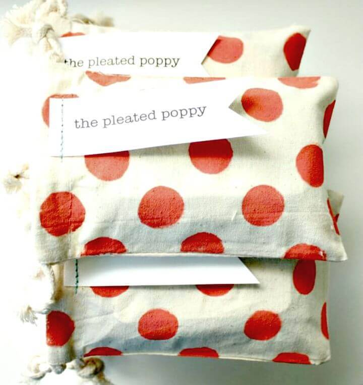 Simple DIY Polka Dot Gift Bags