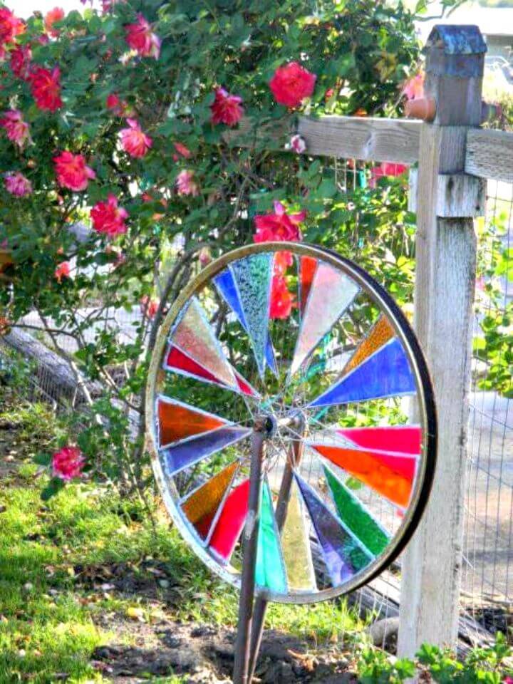 Awesome DIY Stained Glass Garden Spinner