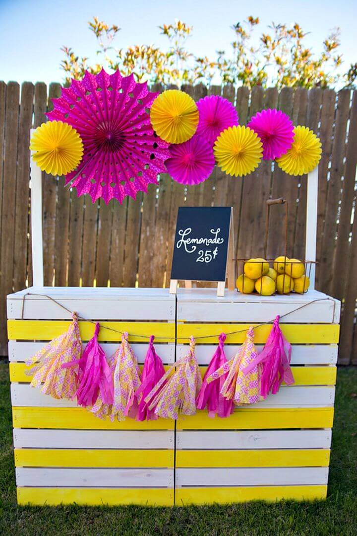 Easy DIY Lemonade Stand + Watermelon Lemonade Recipe