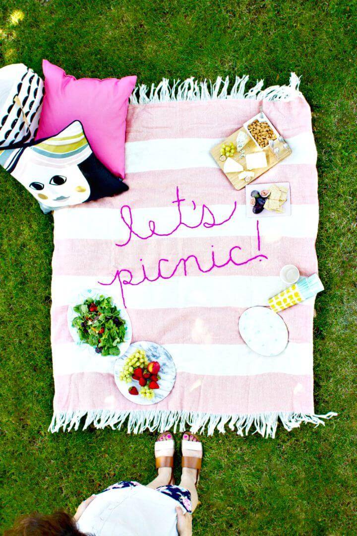 Pretty and Giant DIY Embroidery Picnic Blanket
