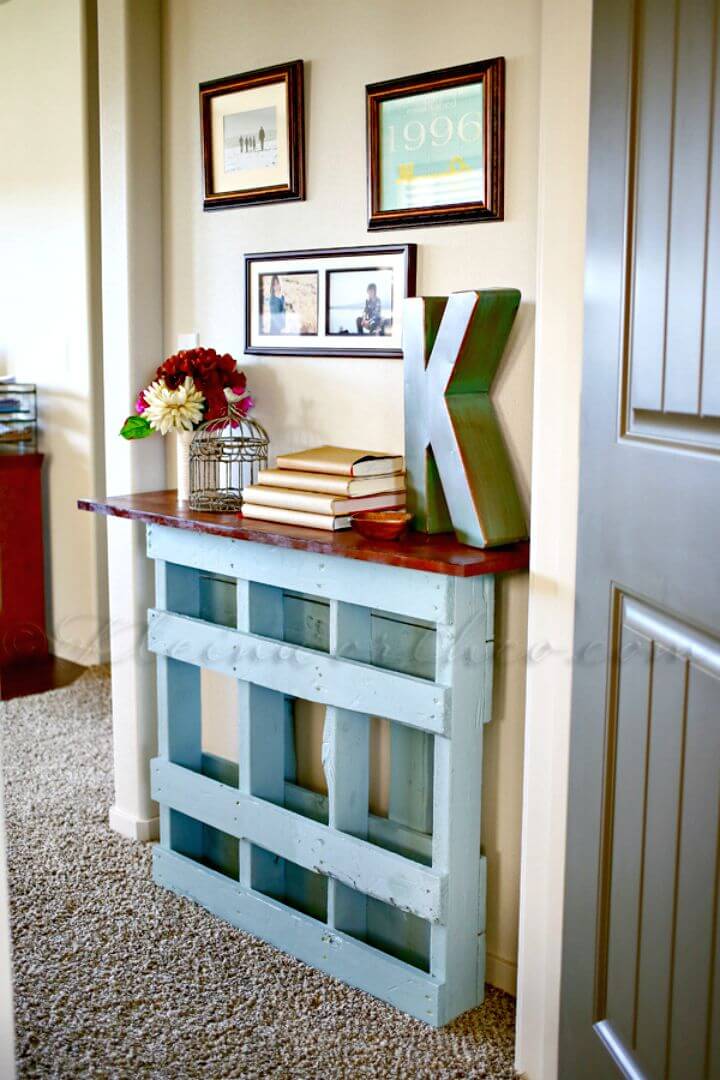 Gorgeous DIY Pallet Console Table