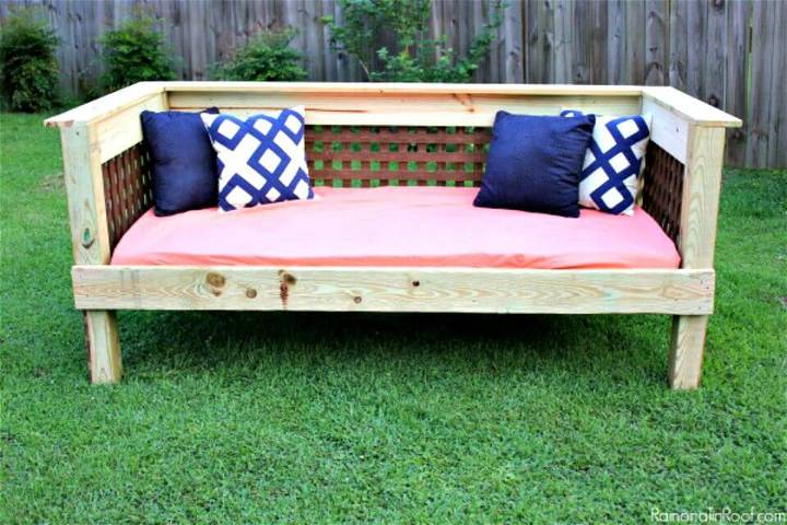 How to Build Outdoor Daybed