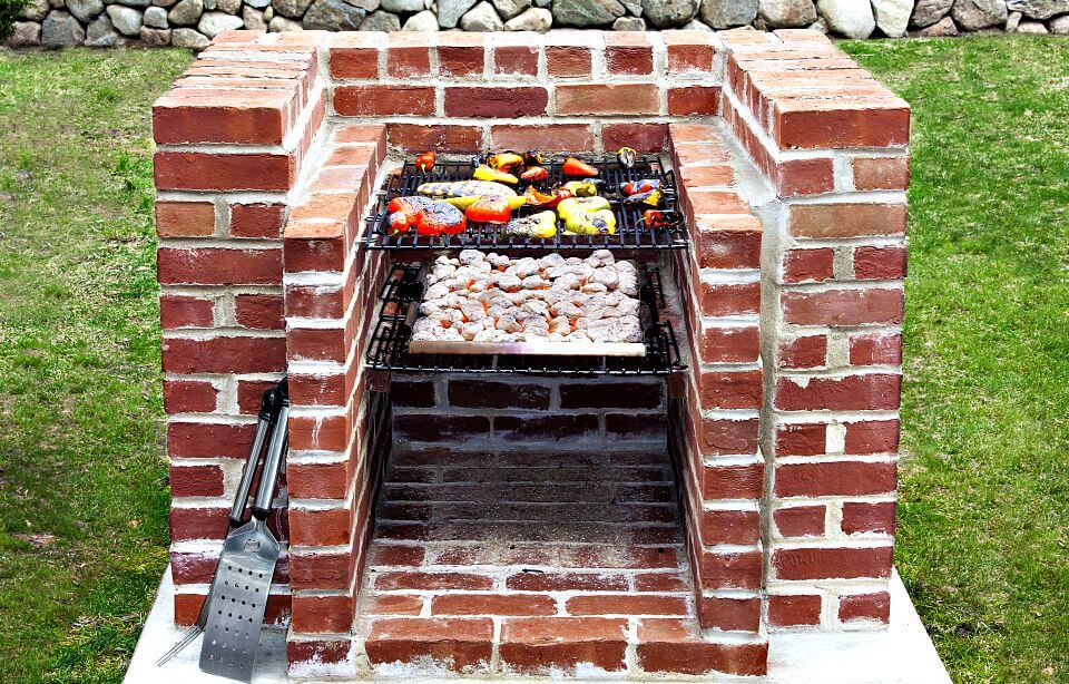 Homemade Built-in Barbecue Pit