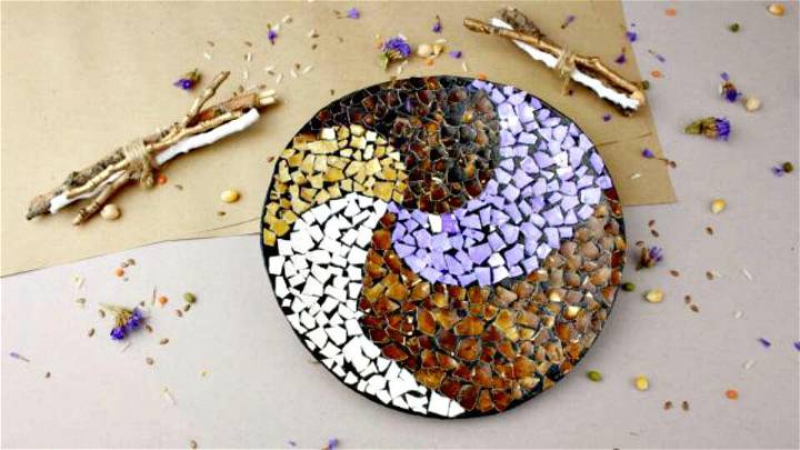 DIY Eggshell Mosaic Plate Wall Decor