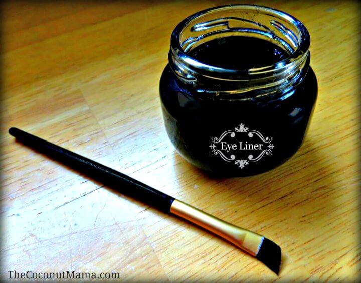 DIY Non-toxic Ingredients Eye Liner