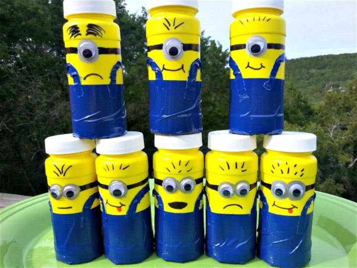 How to Make Minion Bubble Party Favors