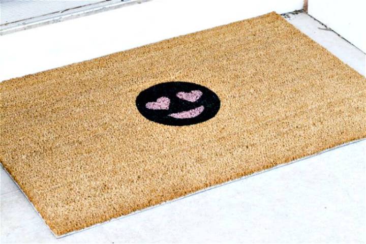 Simple DIY Heart Eye Emoji Doormat