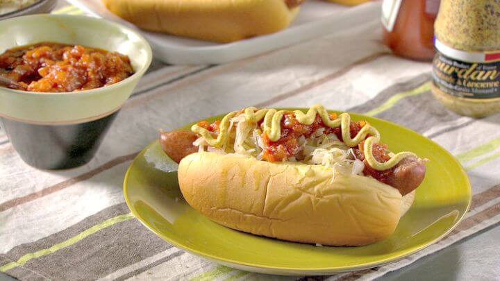Make New York City Hot Dog