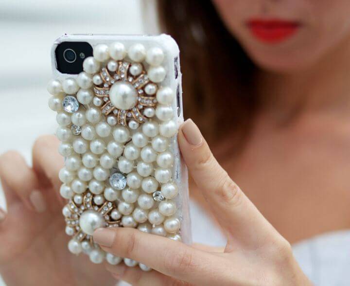 Adorable DIY Pearl Iphone Case