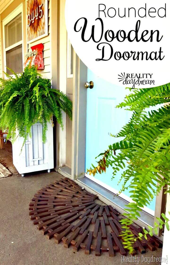 Easy DIY Rounded Wooden Doormat